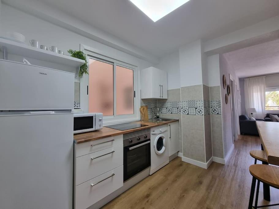 Aguadulce, Apto Santa Monica 2 Hab Con Terraza, Aire, Wifi, A 5 Min De La Playa اغوادولس المظهر الخارجي الصورة