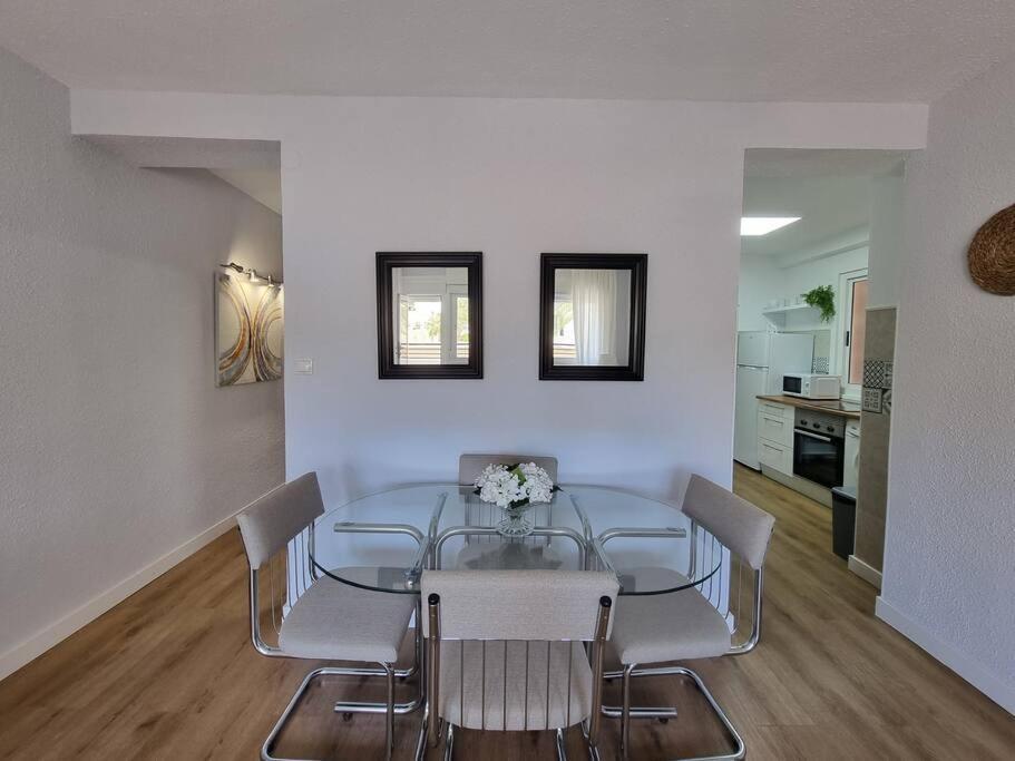 Aguadulce, Apto Santa Monica 2 Hab Con Terraza, Aire, Wifi, A 5 Min De La Playa اغوادولس المظهر الخارجي الصورة