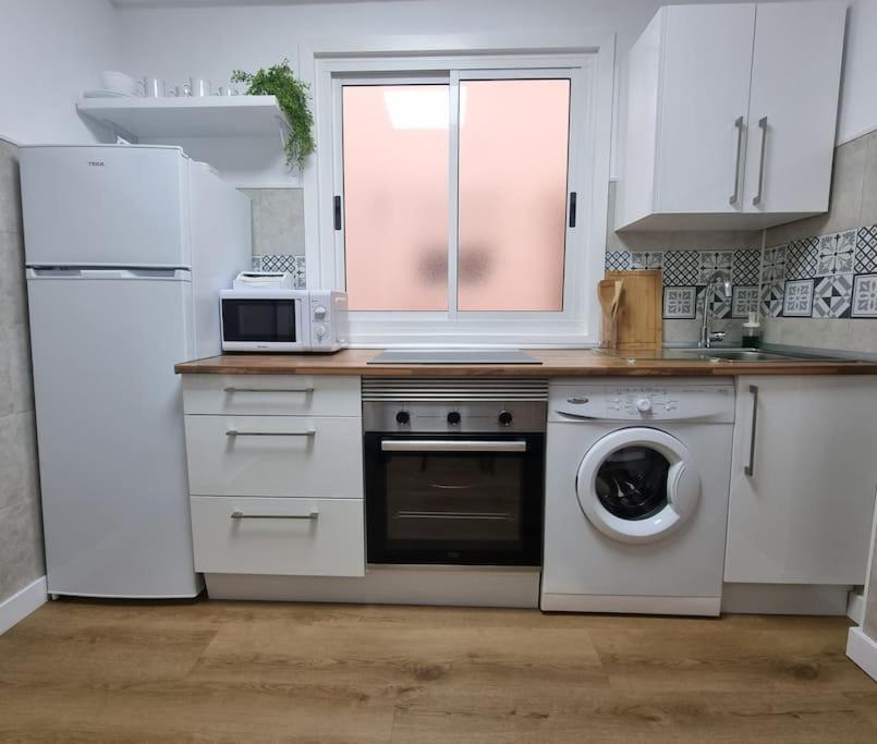 Aguadulce, Apto Santa Monica 2 Hab Con Terraza, Aire, Wifi, A 5 Min De La Playa اغوادولس المظهر الخارجي الصورة