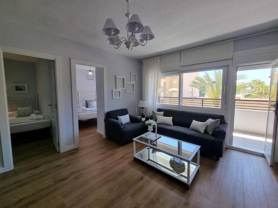 Aguadulce, Apto Santa Monica 2 Hab Con Terraza, Aire, Wifi, A 5 Min De La Playa اغوادولس المظهر الخارجي الصورة